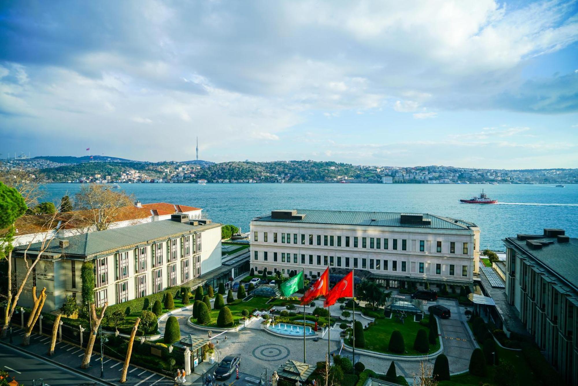 Four Views & Aparthotel