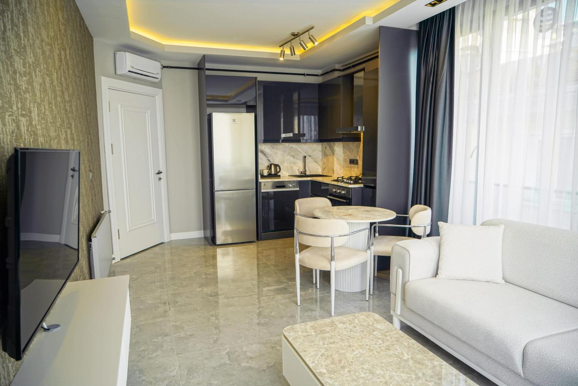Four Views & Apart Otel