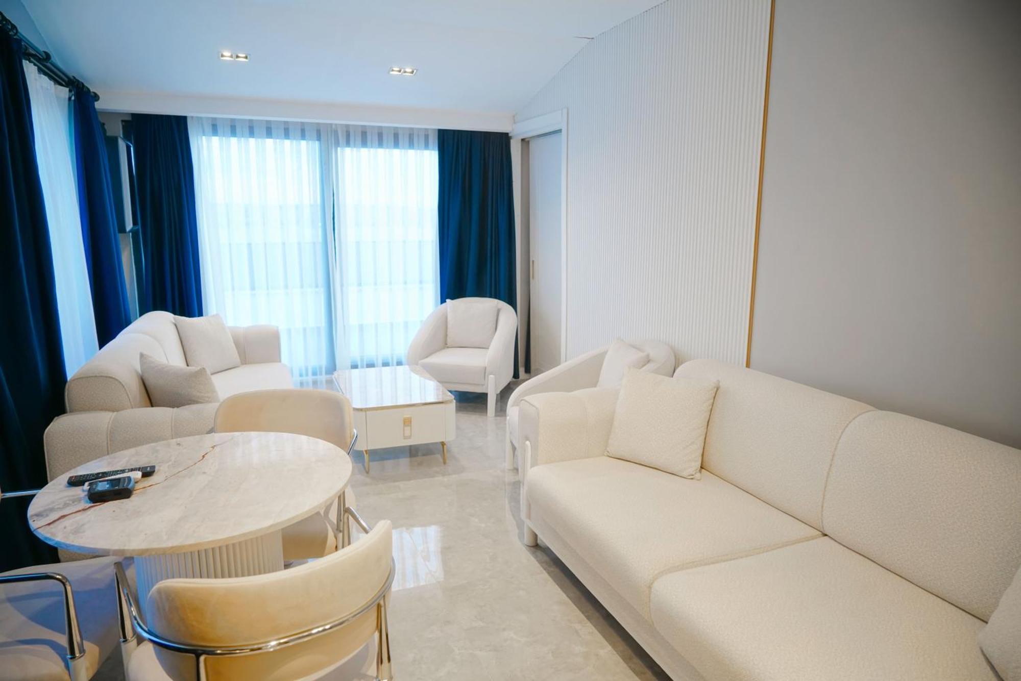 Four Views & Apart Otel